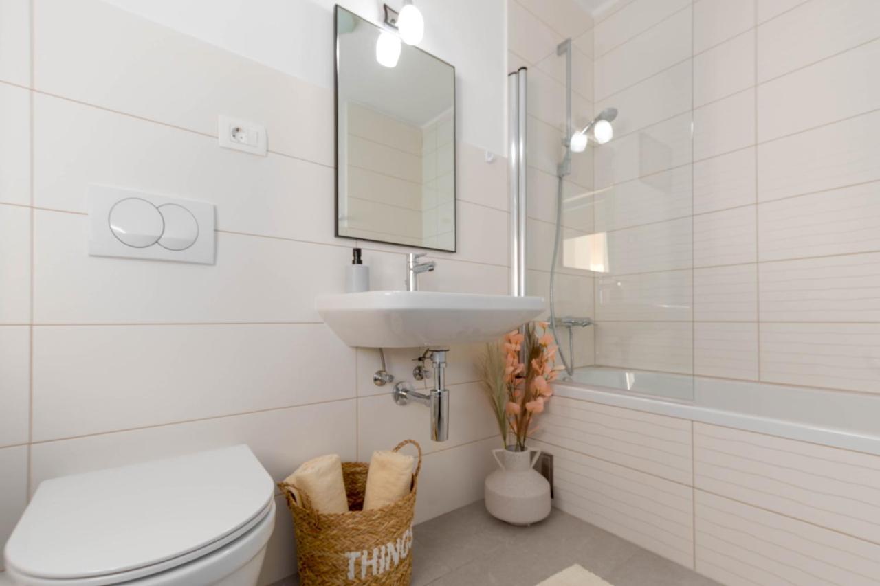 Newly Renovated Holiday Apartment Sirius ポレッチ エクステリア 写真
