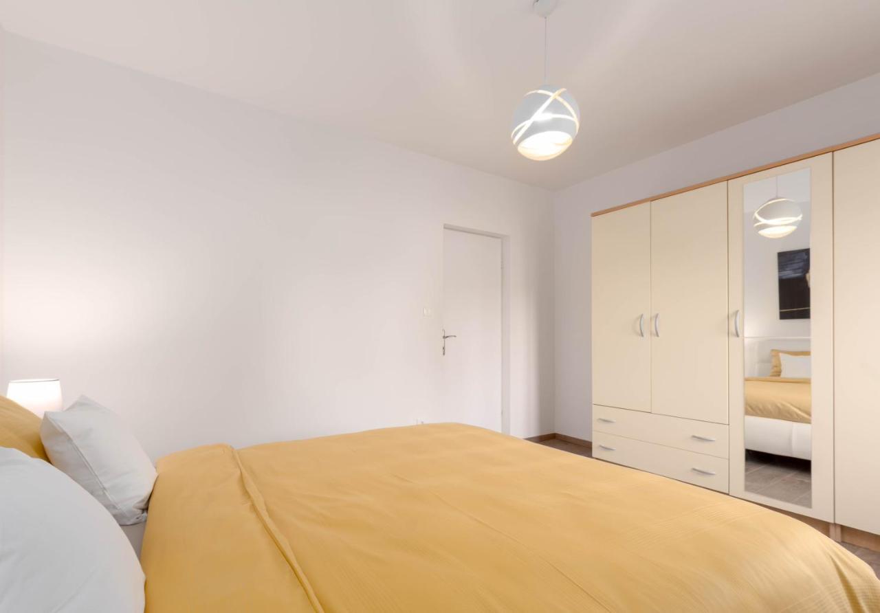 Newly Renovated Holiday Apartment Sirius ポレッチ エクステリア 写真