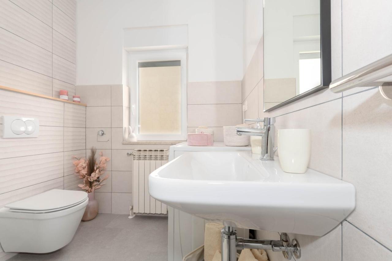 Newly Renovated Holiday Apartment Sirius ポレッチ エクステリア 写真